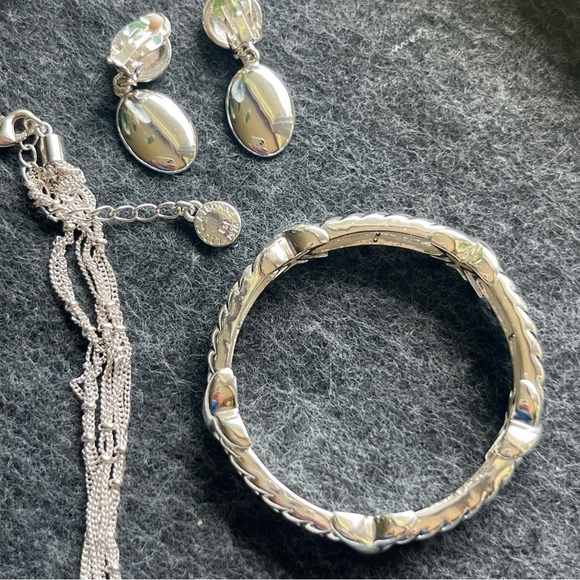Vintage Liz Claiborne Silver Jewelry Set- Necklace, Earrings, Bracelet - Picture 9 of 10